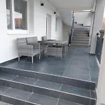 Roland Apartment *